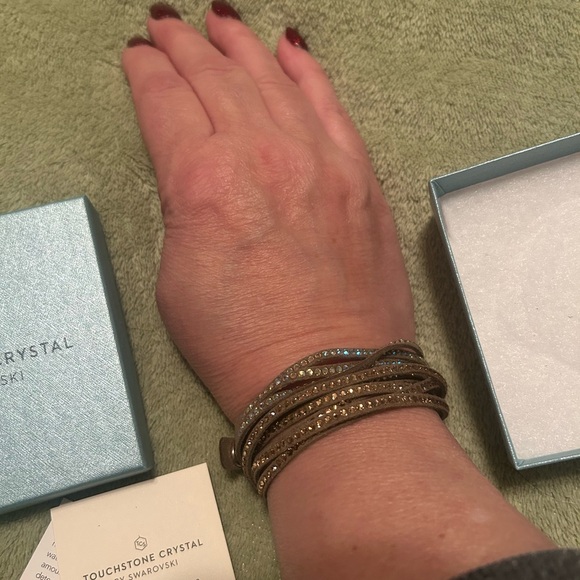 Touchstone Crystal Mocha Wrap Star Bracelet - Picture 4 of 5